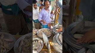 ৯৫০ টাকা নিলামে পদ্মা নদীর মাজারি সাইজের ১ টি বোয়াল॥ padma river Boal fish market॥ #shorts