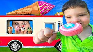 CALEB VISITS A ICE CREAM TRUCK HELPING MOM PRETEND PLAY STORY
