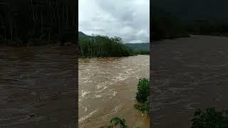 banjir besar akibat hujan deras