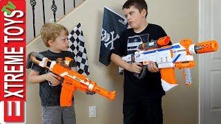 Extreme Toys Short Capture The Flag Nerf Battle Ethan and Cole Vs  Mom and Dad Nerf War