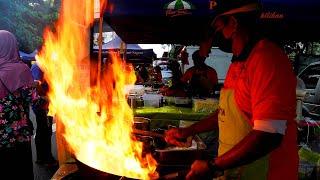 Pasar Tani Kota Damansara  Malaysia Morning Market STREET FOOD - Kuih Mueh Fried Kuey Teow Pecal