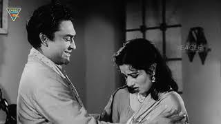 Emotional Scene Between Ashok Kumar & Madhubala  Chalti Ka Naam Gaadi Movie  Eagle Hindi Movies