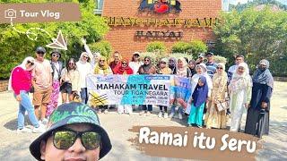 KESERUAN MENDAMPINGI PESERTA TOUR 3 NEGARA BERSAMA MAHAKAM TRAVEL  PART 1