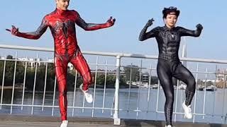 Супергерои танцуют Шафл  Spider Mans Shuffle Dance