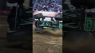 Grave Digger SAVE #monsterjam #monstertrucks #fullsend #wheelie #motorsport #shorts