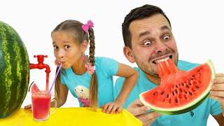 Sofia and Dad make healthy watermelon juice