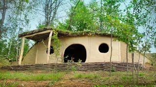 I am building a shelter bushcraft. Dugout alone