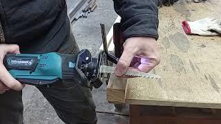 Сабельная пила Makita JR103D