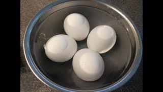 آموزش درست کردن تخم مرغ آب پز در سه سوت
