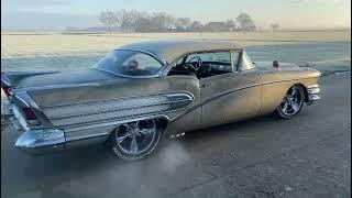 A Buick 1958 Riviera running in freezing cold