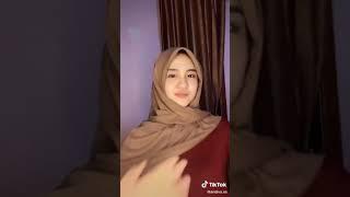 Gadis cantik berjilbab bikin baper dan bikin Hati meleleh