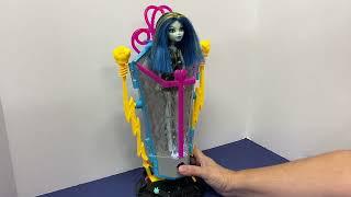 Monster High Frankie Stein and Freaky Fusion Recharge Chamber demo