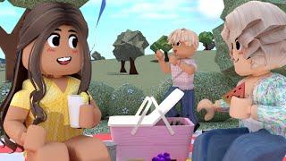 Family PICNIC Day **SPRING BREAK**  Bloxburg Family Roleplay