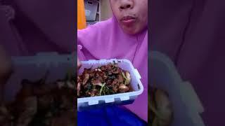 Gila Viral Betina Bertudung Tapi Makan Babi Dimana Silapnya