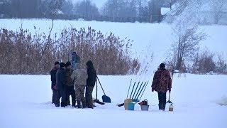 Полтавці рятують рибу від задухи насичуючи воду киснем