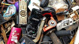 Looking for a phone in the junkyard  Restoration phone from junkyard