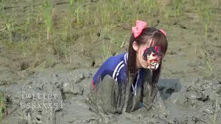 sports wear Nico in quicksand