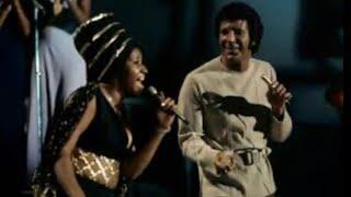 Aretha Franklin and Tom jones - Spirit in the dark 1970