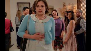 Rachel Blooms stomach growling in Crazy Ex-Girlfriend