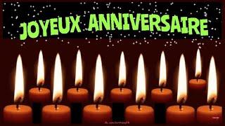 Avec des bougies un message danniversaire