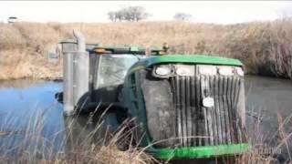 BIG TRACTORS STUCK IN MUD