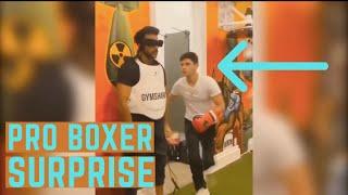 PRO BOXER VS TRICKED BLINDFOLDED FRIEND LOL #Shorts