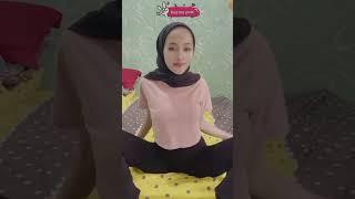 jilbab cantik goyang halu main lidah bigo live