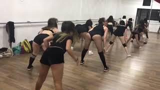 Dance Up Studio - Clase de Twerk