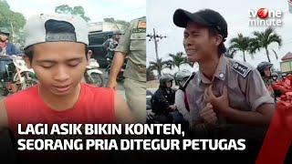 Bikin Konten Pakai Baju Sekolah Pria Ini Ditegur Satpol PP  tvOne Minute