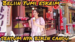 BELIIN YUMI ESKRIM SENYUM NYA BIKIN CANDU ...