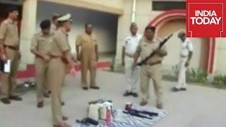 Uttar Pradesh Police Men Fails Weapon Test