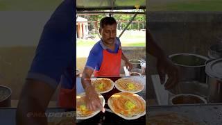 Mysore ke log ghar pe breakfast ni banate or dosa khane yahi aate hai