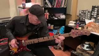 Billy Sheehan test drives the Helix Rochester Compressor for the first time.