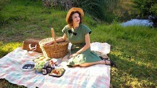 Join me on a Vintage Style Picnic by the Lake