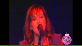 Kelly Clarkson - Walk Away Live Jingle Balls 2011