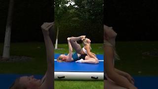 Können wir ALLE YOGA FIGUREN NACHMACHEN?  mit Itsmisabell #challenge #funny #turnen #yoga