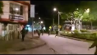 POLICIAS DISPARAN CONTRAL EL PUEBLO