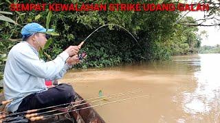 KEWALAHAN.. Saat Mancing Udang Galah di SungaiMancing Udang Galah Monster