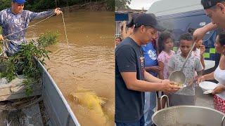 Capturamos un pez gigante para hacer un sancocho comunitario en el barrio Santa Fe de Villavicencio.