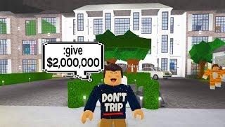 I GAVE HER $2000000 AND SHE BUILT THIS MANSION IN ROBLOX BLOXBURG