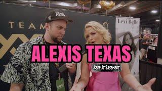 Alexis Texas Handling a Big Booty & Hooking Up with Fans?