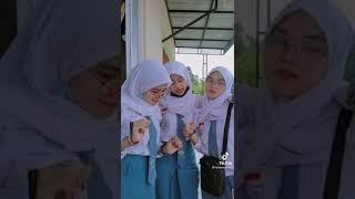 Tiktok jilbab SMA gunung gede