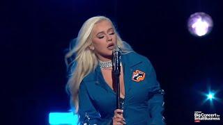 Christina Aguilera- Beautiful & Pero Me Acuerdo De Ti Live Verizon Big Concert for Small Business