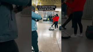 FOTOGRAFO SCONOSCIUTI A MILANO NELLA METRO #mickel_bura_ph #contentcreator #creatorofvideos