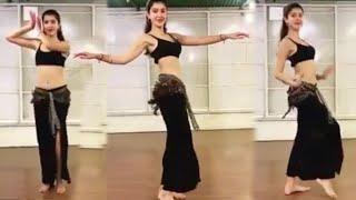 Shanaya Kapoors BELLY DANCE video goes VIRAL