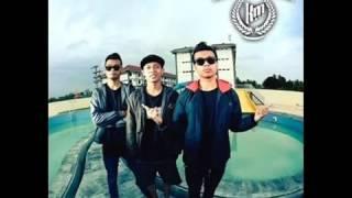 KARNAMEREKA   Tante Kesepian  With Lyrics    YouTube