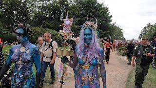 Spectacular body painting  body art parade  at Castlefest