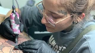 How to tattoo - Tattoo Artist -  Black tattoo artist - Color Tattoo Artist