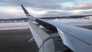 Innflyging til Kirkenes lufthavn Høybuktmoen. I november 2022