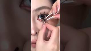 easy way to wear lenses #shorts #youtubeshorts #youtube #lens #contactlenses